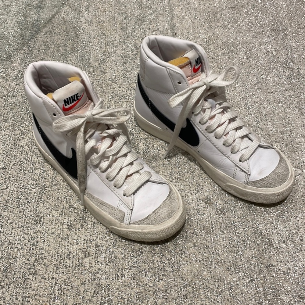 Nike Blazer Mid ‘77 Women’s Sneakers